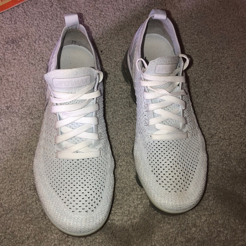 Women’s Vapormaxes size 8.5